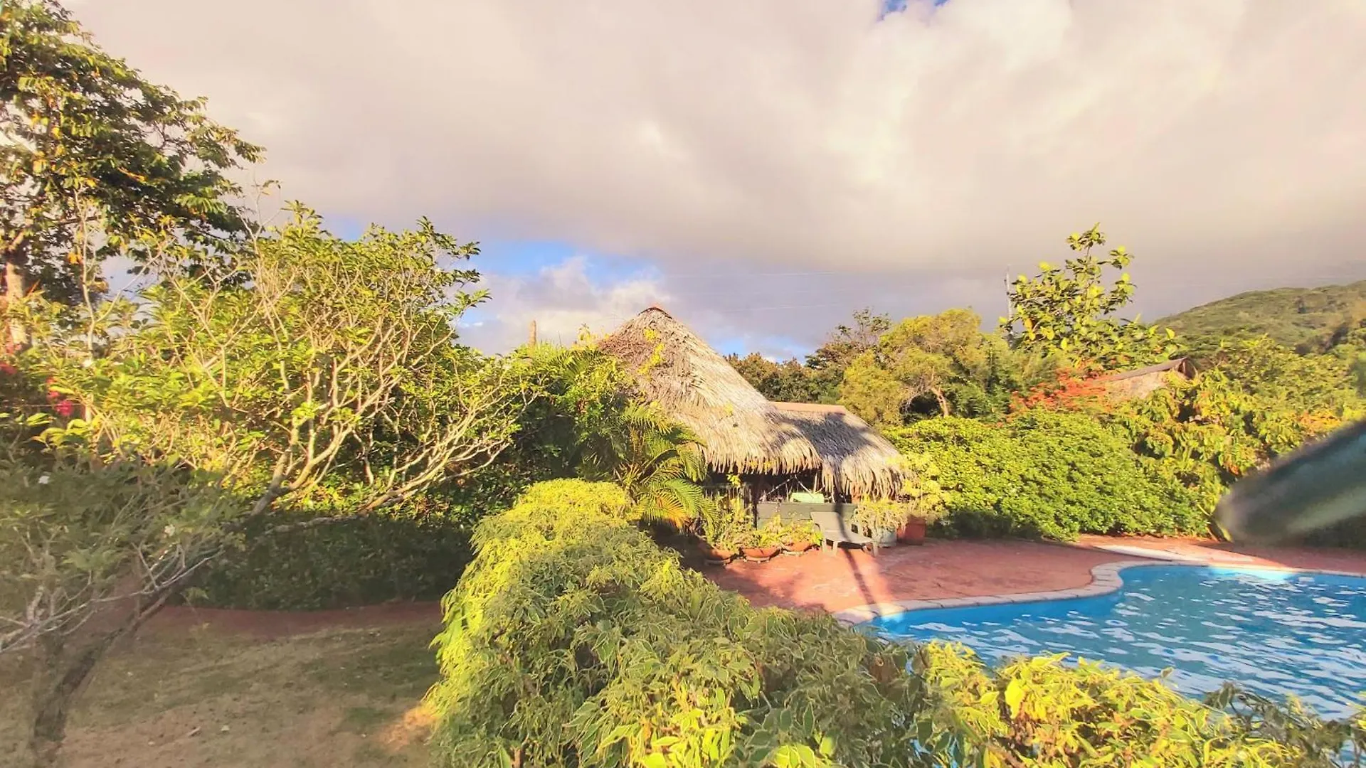 Huahine - Bungalow Perroquet Fare 招待所